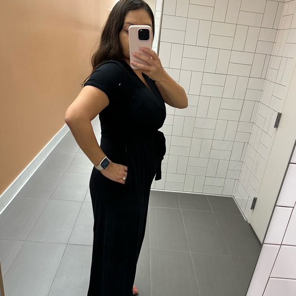 Isabel Maternity Breastfeeding jumpsuit with pockets - Black . - Picture 7 of 8